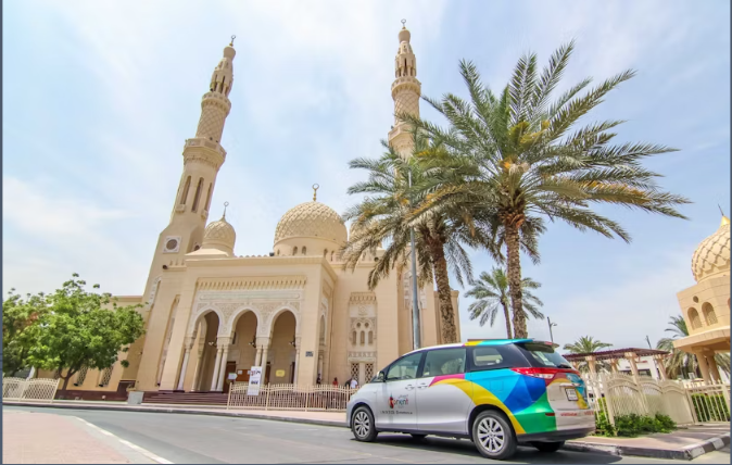 Dubai private vehicle hire with experienced driver - Image 3